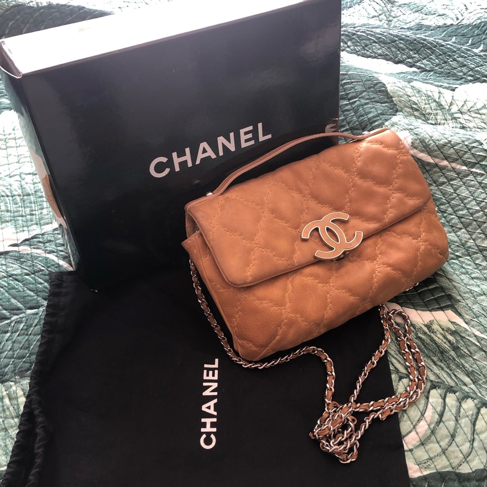 ❌SOLD❌ CHANEL Hamptons CC Flap Crossbody Chain Bag